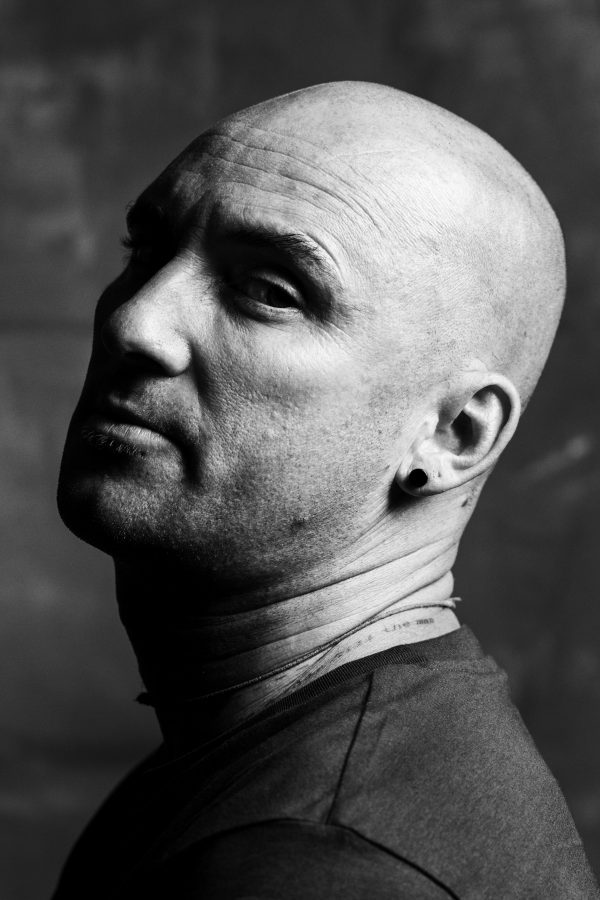 Karlos Mutante, tatuador de Santa Cruz Tattoo